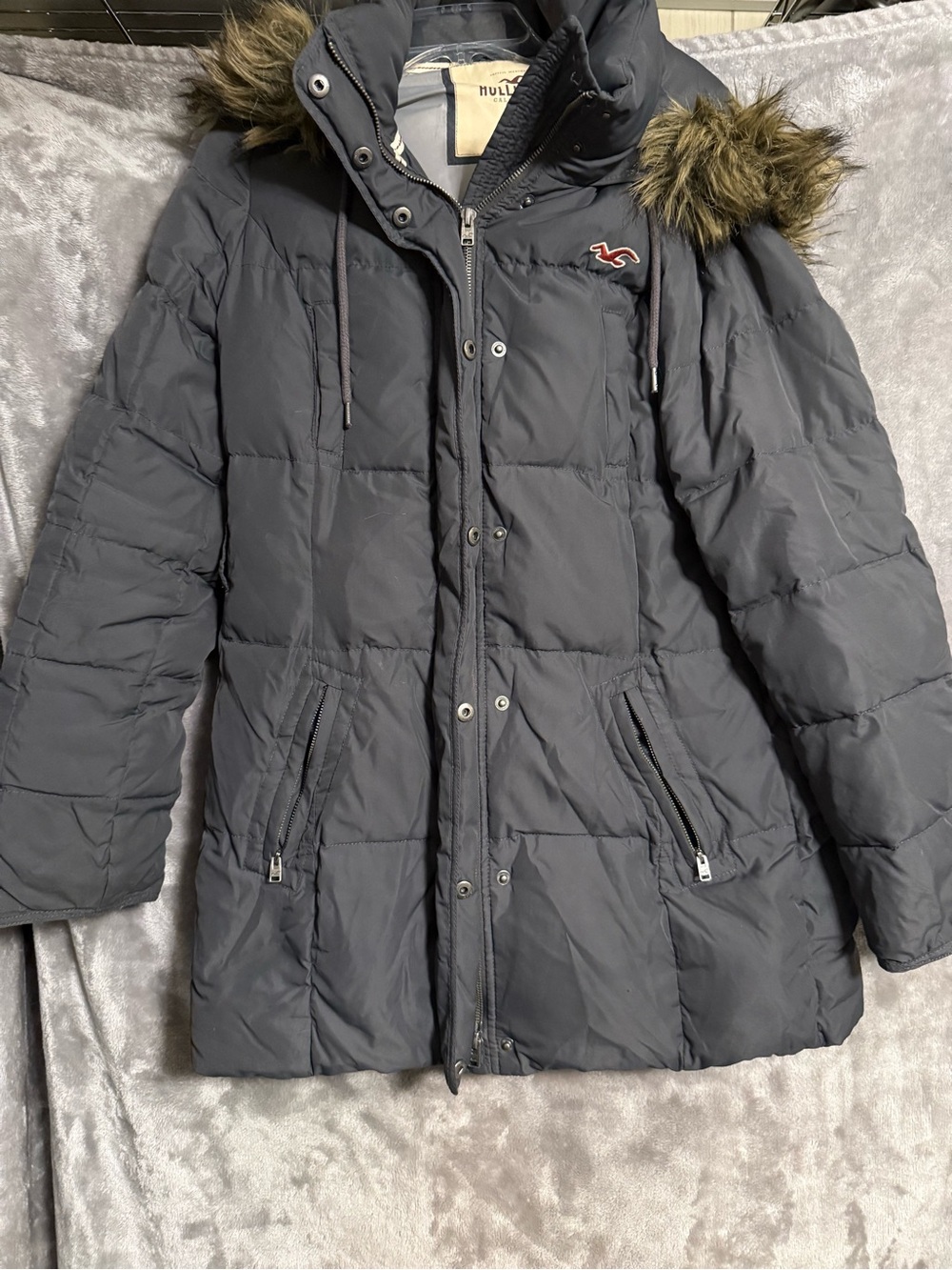 Hollister Dark Gray Quilted Puffer Jacket with Faux Fur Trim